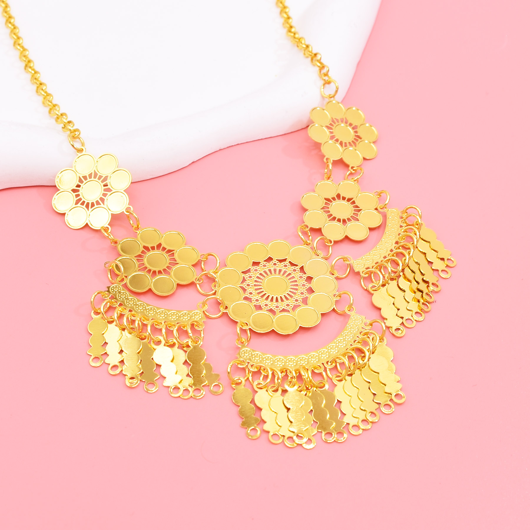 Hollow Carving Flower Pendants - Ethnic Fashion In Dubai ulasan dan harga